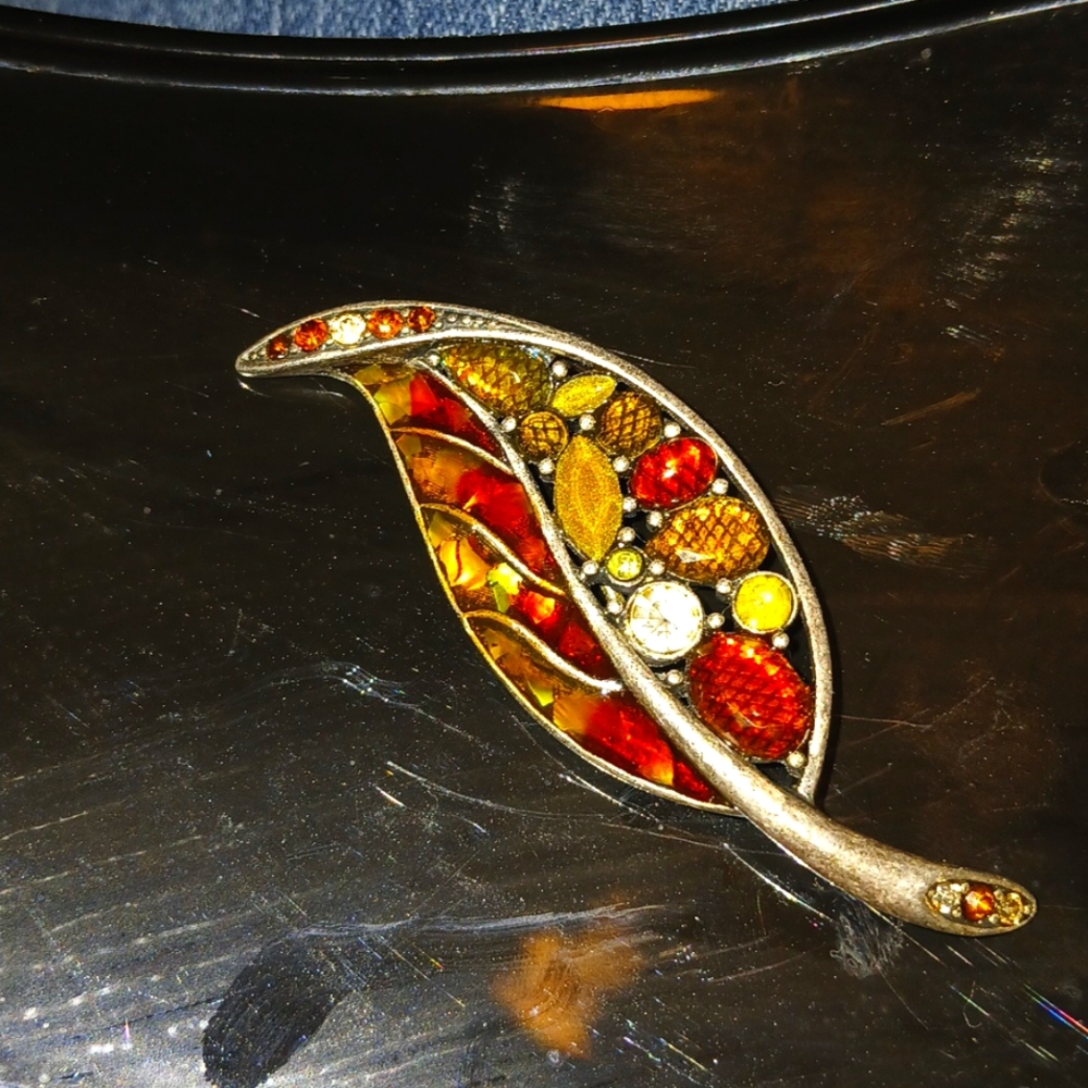 Liz Claiborne Vintage Brooch